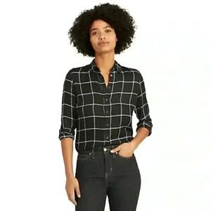 Banana Republic Women's Navy & Cream Rayon Dillon Classic Fit Button Down Shirt